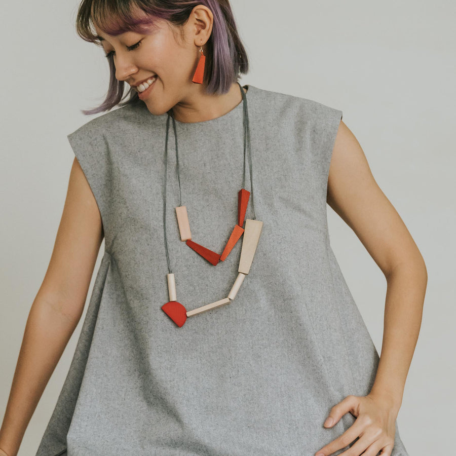 Quadrangle Q2 Adjustable Necklace / Cream Mix