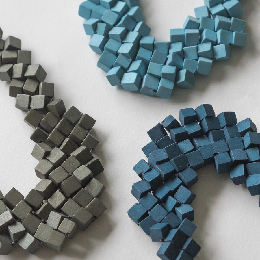 Cube Adjustable Necklace / Blue