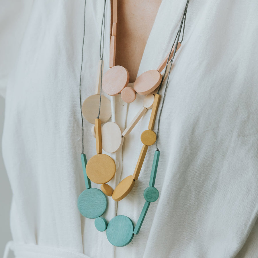 Mia Series 3 Necklace / Peach